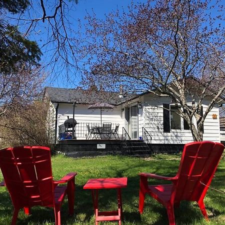 Cozy Chalet Near The Beach Shediac Exterior photo